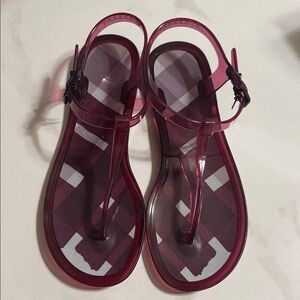 Burberry Women's Sandals in Burgundy and White